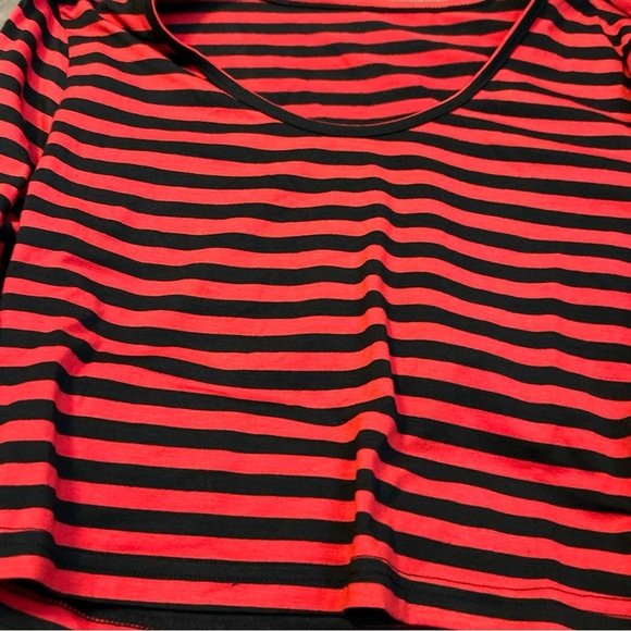 Scoopneck Ribbed Long-Sleeve T-Shirt In Stripe Size M Crop New Red & Black - Picture 3 of 6